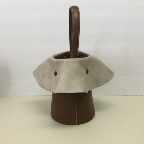 Vasic Eden Leather Bucket Bag - Picture 3 of 15